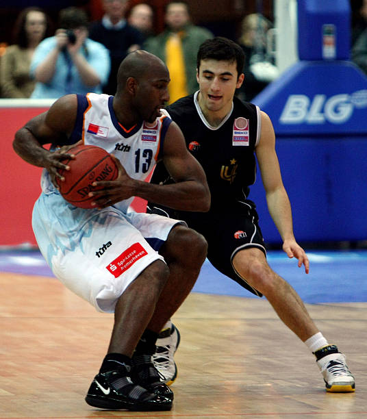 正是年轻球 正是年轻球