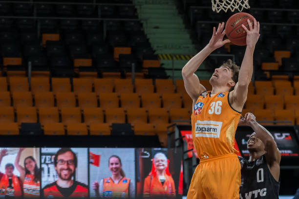 在分析此次 在分析此次